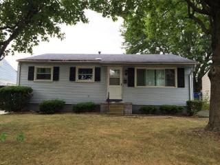 2943 Gilbert Ave, Canton, OH 44705-4752