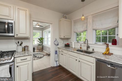 528 Liberty St, Charles Town WV  25414-1830 exterior