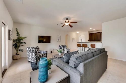 808 Oak Vly, Denton, TX 76209