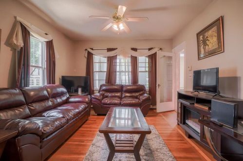 161 Lynch St, Providence, RI 02908-3908