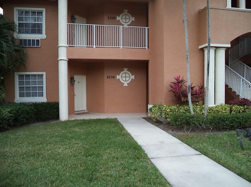 8294 Mulligan Cir, Fort Pierce, FL 34986-3308
