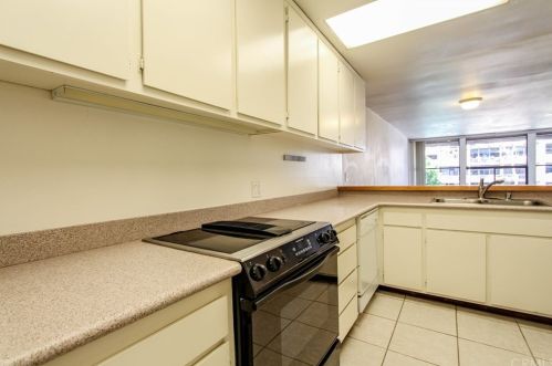 7217 Marina Pacifica Dr, Long Beach CA 90803-3809 exterior