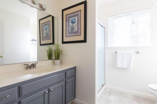 1195 Exeter Dr, Santa Rosa CA  95401-8823 exterior