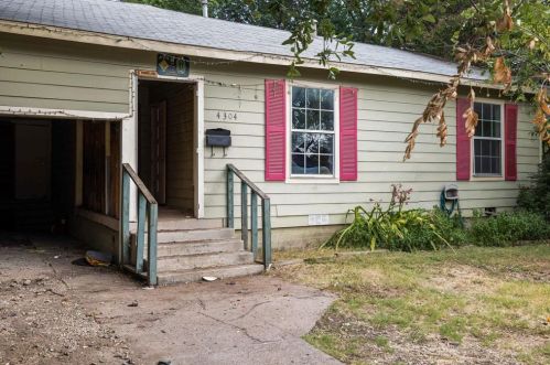 4304 Lisbon St, Fort Worth, TX 76107-6310