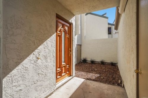 5797 Menorca Dr, San Diego CA  92124-1105 exterior