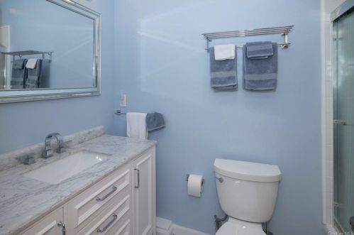 12 Fawn Hl Rd, Tuxedo Park NY  10987-3531 exterior