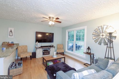 14319 Aden Rd, Nokesville, VA 20181-3127