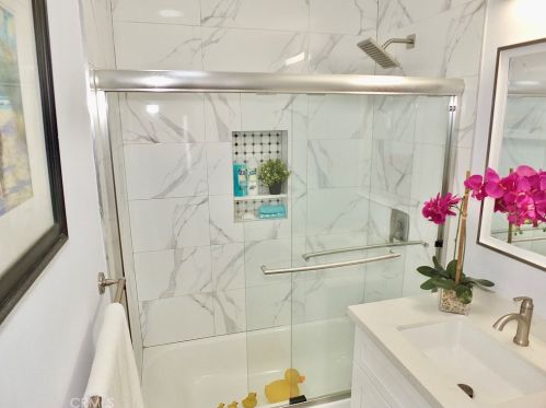 6820 Motz St, Paramount CA  90723-4741 exterior