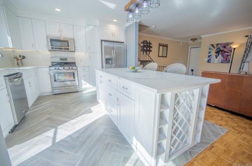 1 Winfield Pl, New Rochelle NY  10801-2907 exterior