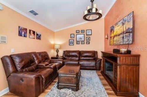 8218 Borgia Ct, Orlando, FL 32836-8737