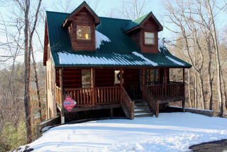 2453 School House Gap Rd, Pigeon Forge TN  37876-8967 exterior