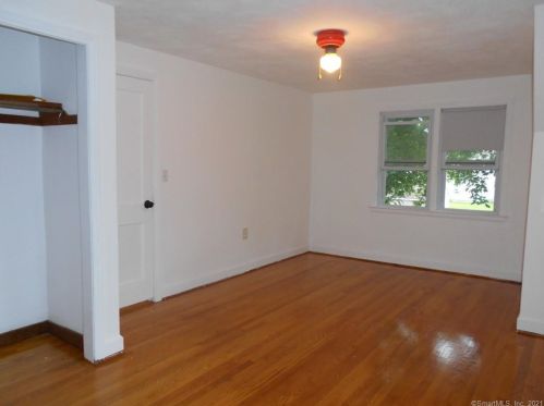 429 Elm St, Windsor Locks CT  06096-1604 exterior