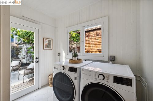 4143 Howe St, Oakland CA 94611-5117 exterior