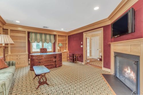 8 Emerson Rd, Muttontown NY  11545-3116 exterior