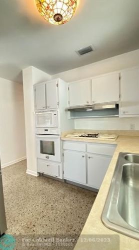 1315 15th St, Vero Beach FL  32960-3611 exterior