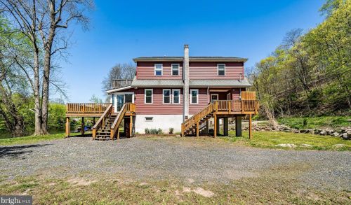 4956 Skippack Pike, Collegeville PA  19473-2049 exterior