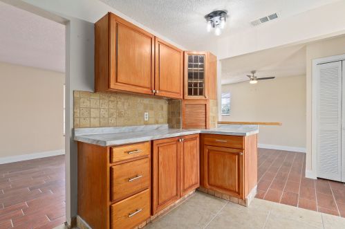 584 Greenway Ter, Port Saint Lucie FL  34983-2643 exterior