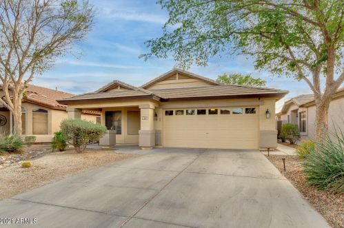 743 Lovegrass Dr, San Tan Valley, AZ 85143-3934