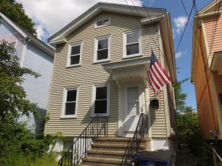 21 Nash St, New Haven CT  06511-2615 exterior