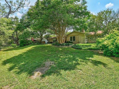 5807 Bullard Dr, Austin TX 78757-4400 exterior