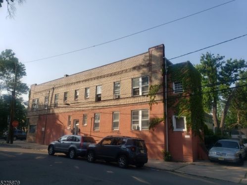 470 Union Ave, Irvington NJ  07111-2837 exterior