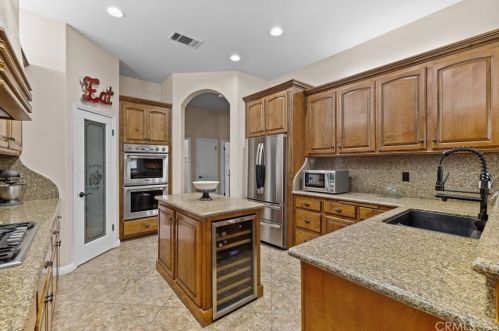 10504 Chesterfield Ct, Bakersfield CA 93311-3722 exterior