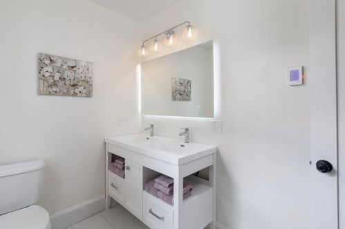 87 Woodbury St, Providence RI  02906-3509 exterior