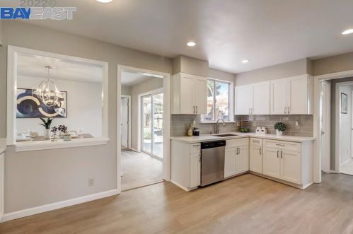1513 142nd Ave, San Leandro CA  94578-1707 exterior