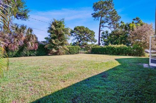 1085 Canary Ter, Fort Pierce FL  34953-1818 exterior