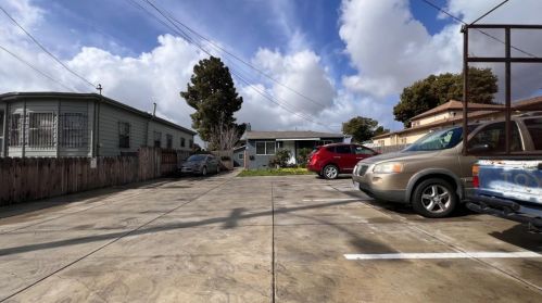 9429 Bancroft Ave, Oakland CA  94603-1828 exterior