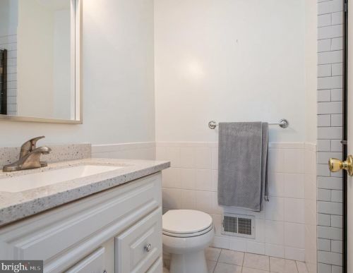 20 Van Buren Pl, Lawrence Township NJ  08648-4345 exterior