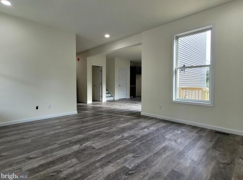 8 David St, Frederica, DE 19946-2241