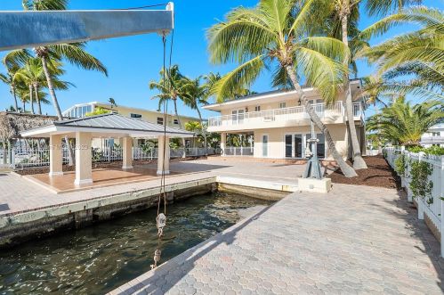 632 Island Dr, Key Largo FL  33037-4808 exterior