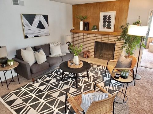2852 Clark Ave, Long Beach, CA 90815-1039