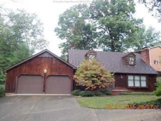 1853 Rolling Hills Rd, Charleston, WV 25314-2271