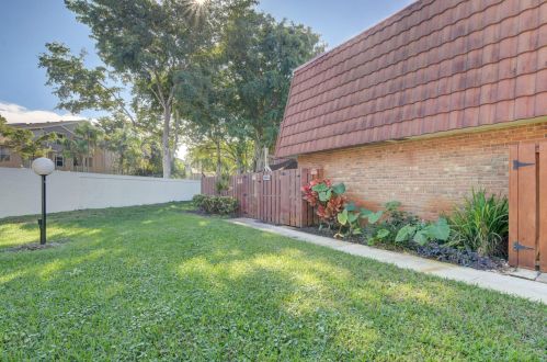 3002 San Clara Dr, Delray Beach FL  33445-6711 exterior