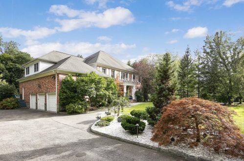 38 Saxon Woods Rd, Scarsdale, NY 10583-7811