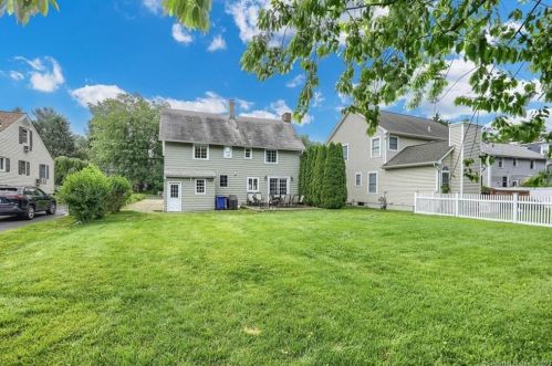 5 Hazel St, Norwalk CT  06851-3016 exterior