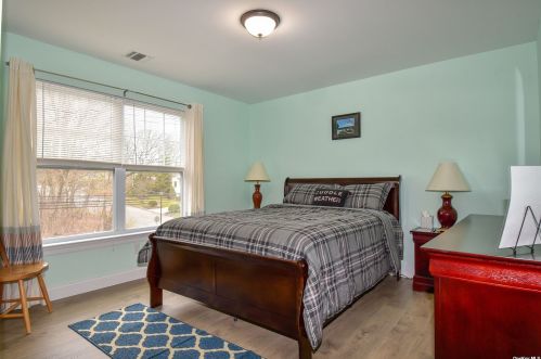 45 Crystal Brook Hollow Rd, Mount Sinai NY  11766-1606 exterior