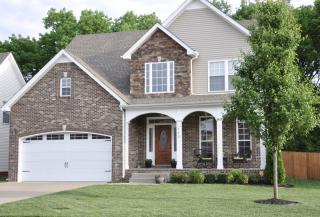 720 Cavalier Dr, Clarksville, TN 37040-1103