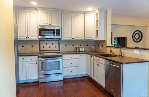 39 Bush Creek Ln, Poughquag NY  12570-5557 exterior