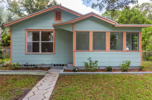 1719 53rd St, Saint Petersburg, FL 33707-4238