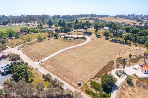 230 Phelan Ranch Way, Pismo Beach CA  93420-5525 exterior