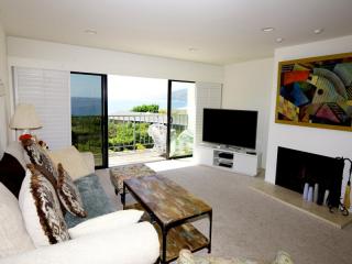 6768 Shearwater Ln, Malibu, CA 90265-4144