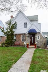 16927 25th Ave, Long Island City, NY 11357