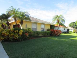 11590 Anhinga Dr, West Palm Beach, FL 33414-5806