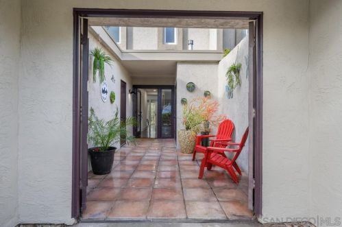 3170 Via De Caballo, Encinitas CA  92024-6925 exterior