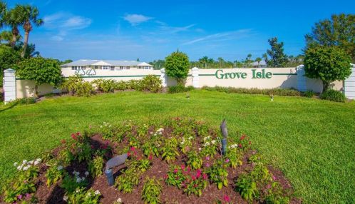 760 Lake Orchid Cir, Vero Beach, FL 32962-8539