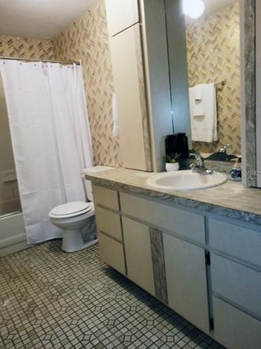 6737 180th Avenue Rd, Ocklawaha FL  32179-7002 exterior