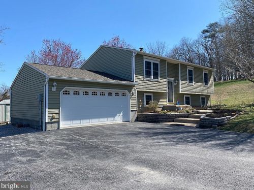 9193 Fulton School Rd, Cross Roads, PA 17322-8771